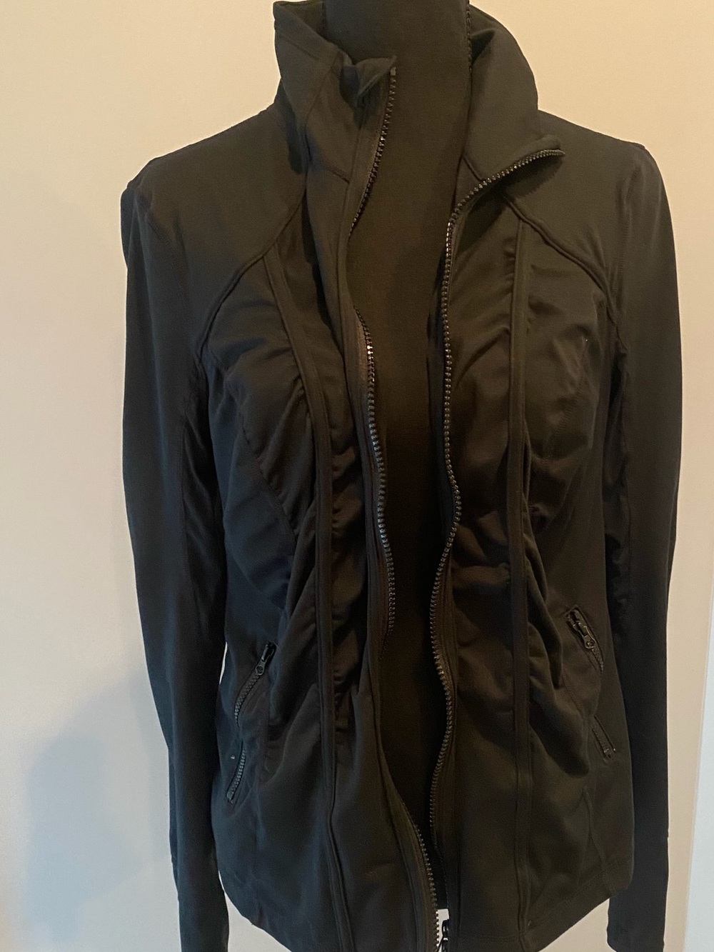 Zella Women’s Black Fitted Zip-Up Jacket Lightweight Fit - Picture 6 of 7
